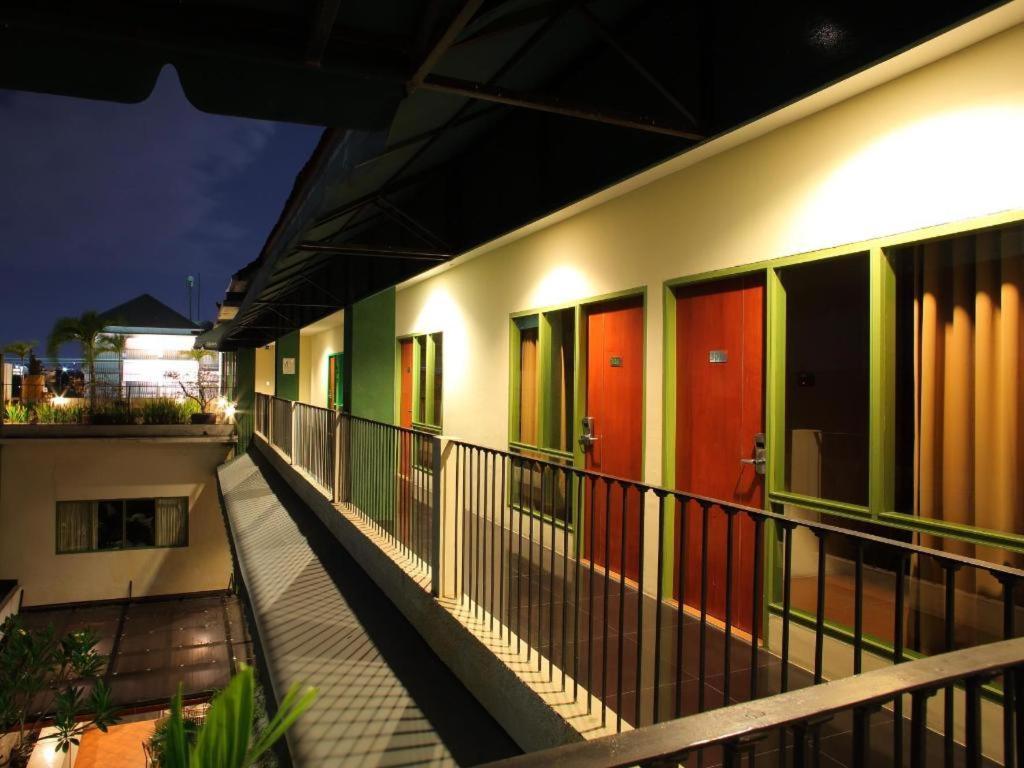 Spazzio Bali Hotel Kuta  Ngoại thất bức ảnh